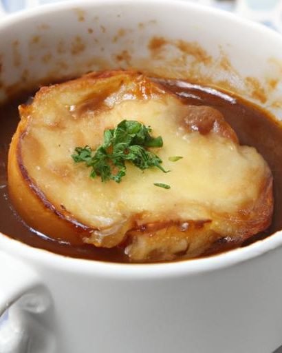 Savoring French Onion Soup: A Rich Tradition in a Bowl